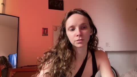 Snapshot of magic_mini_moon chatting on September 18, 9:02 am Mikky or Moon online show from September 18, 9:02 am