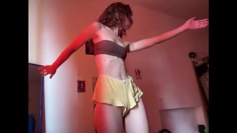 Snapshot of magic_mini_moon chatting on September 13, 8:06 am Mikky or Moon online show from September 13, 8:06 am