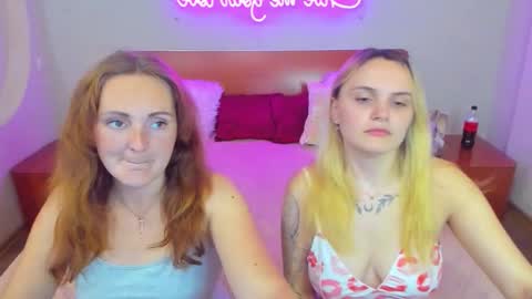 Lili and Bella online show from October 4, 5:55 pm