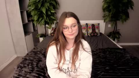 Emily online show from November 20, 2:14 pm