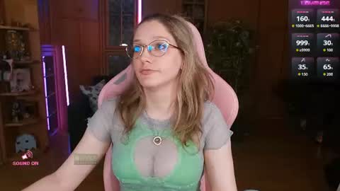Nicole online show from July 10, 8:24 pm