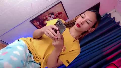 Mocah online show from October 22, 11:23 am