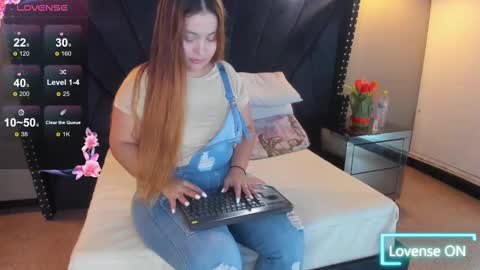 Snapshot of mahiasmith13 chatting on October 20, 1:16 pm MAHIA online show from October 20, 1:16 pm