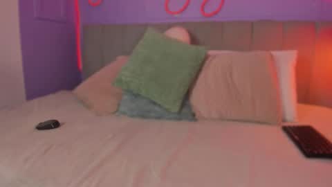 Mai online show from October 31, 10:21 pm