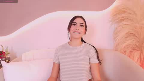 MAIA  LIA  online show from December 13, 9:32 pm