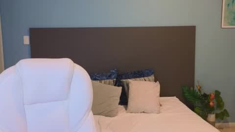 Maiaa Ruiz  online show from January 23, 4:59 pm