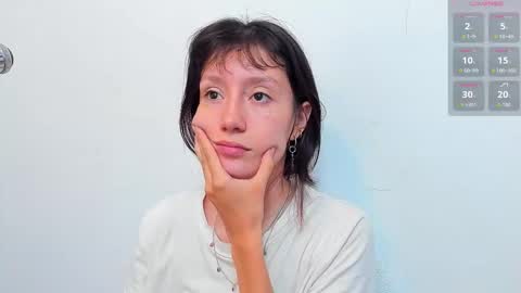 Snapshot of maibys_cute chatting on October 18, 3:44 am maibys online show from October 18, 3:44 am