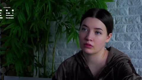 Lucy online show from April 28, 1:36 am