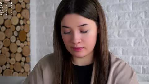 Lucy online show from February 25, 2:04 am