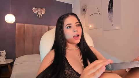 Snapshot of maiiitee_ chatting on February 12, 9:43 pm  Mait  online show from February 12, 9:43 pm