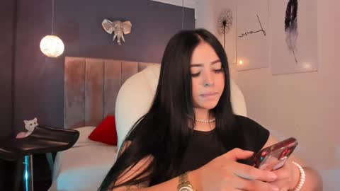 Snapshot of maiiitee_ chatting on February 20, 4:36 pm  Mait  online show from February 20, 4:36 pm