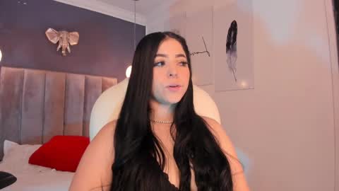 Snapshot of maiiitee_ chatting on February 3, 12:47 pm  Mait  online show from February 3, 12:47 pm