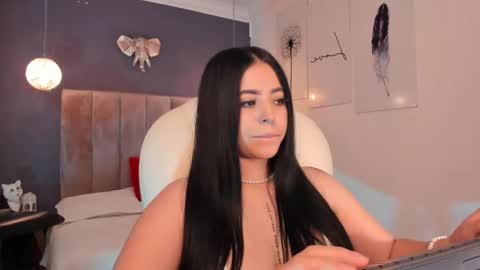 Snapshot of maiiitee_ chatting on February 21, 4:16 pm  Mait  online show from February 21, 4:16 pm