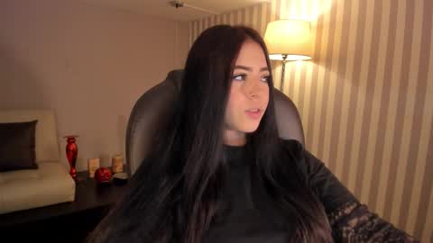 Snapshot of maiiitee_ chatting on October 11, 3:37 pm  Mait  online show from October 11, 3:37 pm