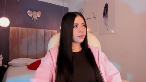 Snapshot of maiiitee_ chatting on January 27, 1:09 pm  Mait  online show from January 27, 1:09 pm