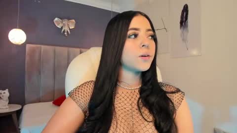 Snapshot of maiiitee_ chatting on February 9, 12:39 am  Mait  online show from February 9, 12:39 am