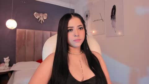 Snapshot of maiiitee_ chatting on January 23, 2:17 pm  Mait  online show from January 23, 2:17 pm