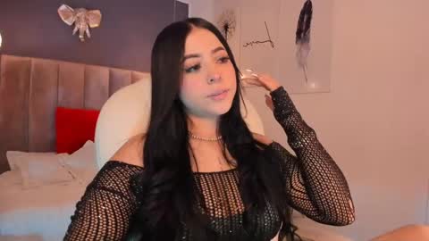 Snapshot of maiiitee_ chatting on February 1, 2:34 pm  Mait  online show from February 1, 2:34 pm