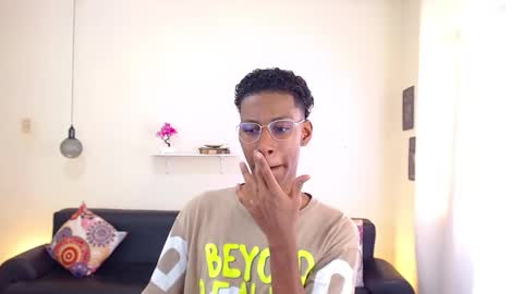 Snapshot of maiki18 chatting on February 25, 1:53 pm I am Maik online show from February 25, 1:53 pm