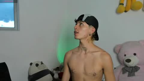 maiky_cooper01 online show from May 18, 8:26 pm
