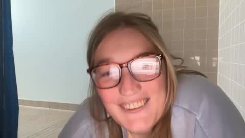 maisystellaxx online show from June 15, 10:02 pm
