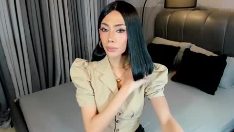 Snapshot of majesticfrancine chatting on January 20, 9:03 am Lovely online show from January 20, 9:03 am