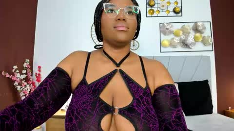 Snapshot of makena_gh chatting on September 20, 3:53 am makena online show from September 20, 3:53 am