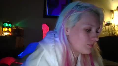 KarizmaticKitten online show from March 2, 6:25 am