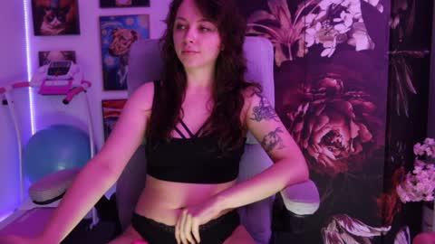 MakiyahBelle online show from February 8, 9:56 am