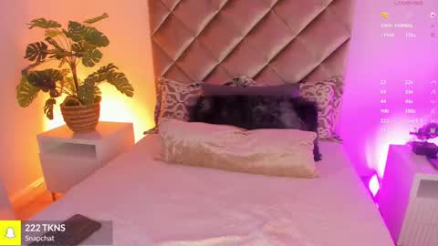 Snapshot of malaia_hills chatting on October 6, 7:31 pm Call Me Mala online show from October 6, 7:31 pm