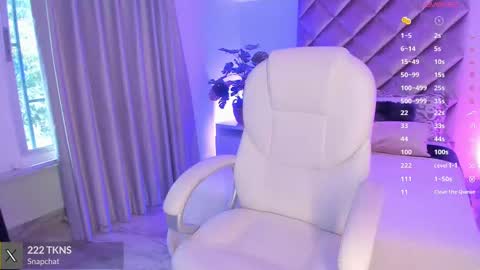 Snapshot of malaia_hills chatting on September 30, 7:35 pm Call Me Mala online show from September 30, 7:35 pm