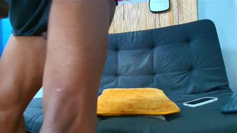 Snapshot of malcompierce chatting on October 1, 10:36 am Malcom online show from October 1, 10:36 am