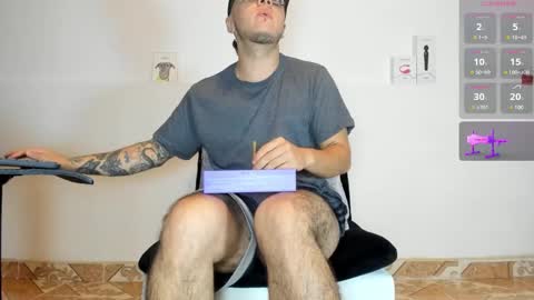 Snapshot of male_pussy chatting on February 24, 10:25 pm ADAM online show from February 24, 10:25 pm