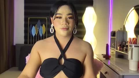 malia online show from December 2, 4:11 am