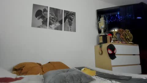 malkongarcia online show from March 16, 10:03 pm