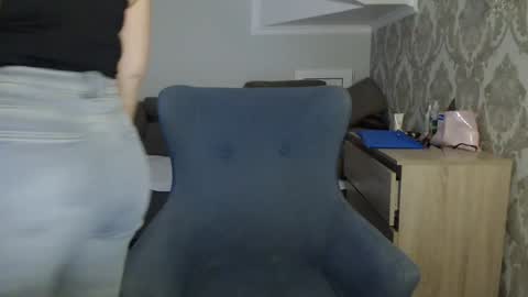 mallinia online show from November 15, 11:01 am