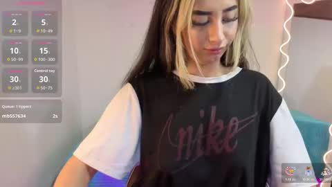 Malory  online show from December 15, 7:43 pm