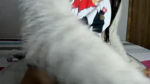 instagram  nueela   online show from April 5, 12:07 am