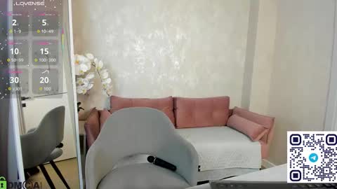 Snapshot of malvinadream chatting on September 17, 2:15 am malvinadream online show from September 17, 2:15 am