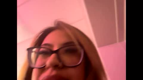 mamaboozey online show from February 12, 4:05 am