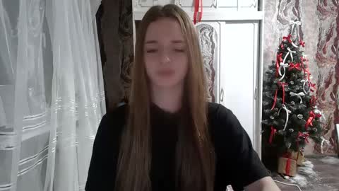 Mamie Trish online show from December 3, 8:33 pm