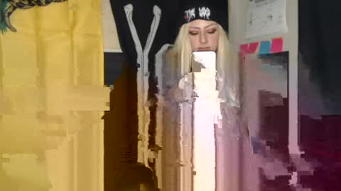 manicmercury online show from January 2, 6:50 am