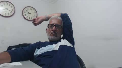 Manolito online show from February 23, 2:40 am