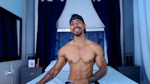 Snapshot of manolo_hot1 chatting on January 24, 2:41 pm Manolo Hot 1 online show from January 24, 2:41 pm