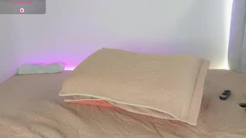 Manu  online show from January 10, 6:35 pm