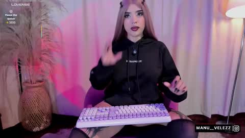 manu  velezz   Help me to get to 100 thumbs ups Tip 25tks  Rate me  online show from March 12, 10:30 am