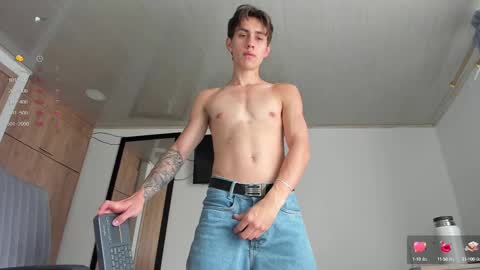 Snapshot of manucute_23_ chatting on February 25, 3:42 pm manucute 23 online show from February 25, 3:42 pm