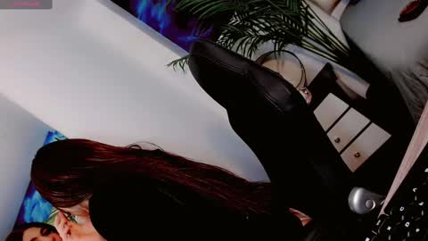 Manuela Kingsley online show from February 10, 11:46 am