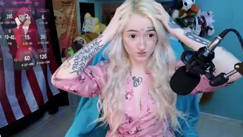 Snapshot of manuela_unicorn chatting on February 16, 3:26 am Manuela online show from February 16, 3:26 am