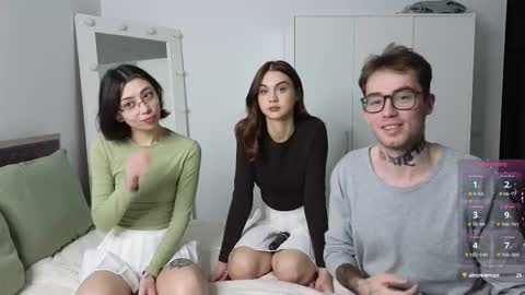 MARY PVT IS OPEN online show from November 27, 5:59 am